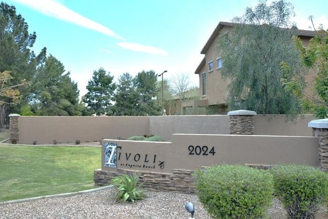 Building Photo - 2 bed 2 bath 1 car garage in Augusta Ranch area