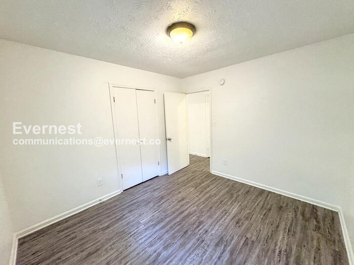 Building Photo - 10085 Brass Ring Rd