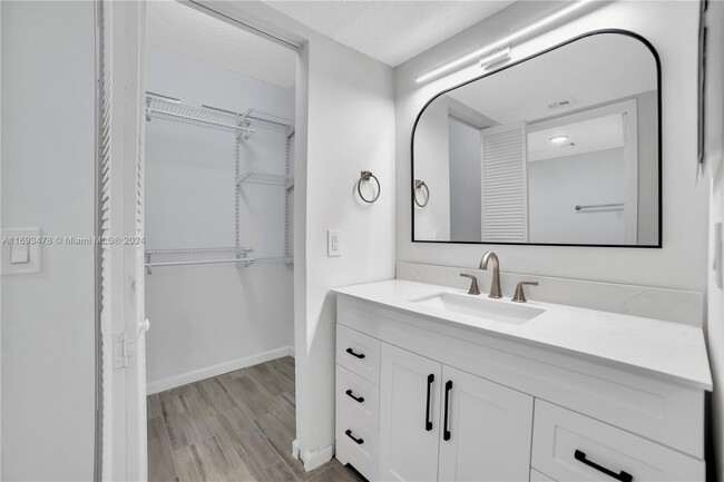 Building Photo - 13250 SW 88th St