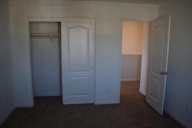 Building Photo - 4238 Freemark Ave