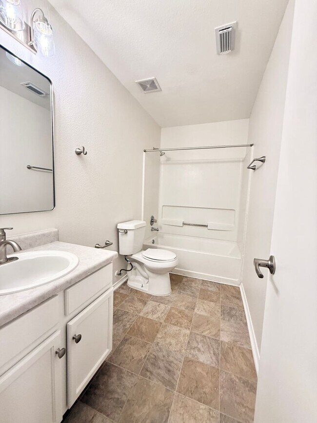 Building Photo - Elegant 3/2/2 w/ Study Home in Westminster...
