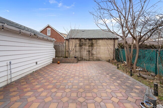 Building Photo - 14-28-28 156th St