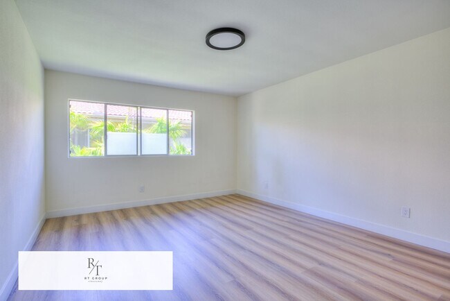 Building Photo - Fully Upgraded Spacious 3-Bedroom Unit in Prime Arcadia Location