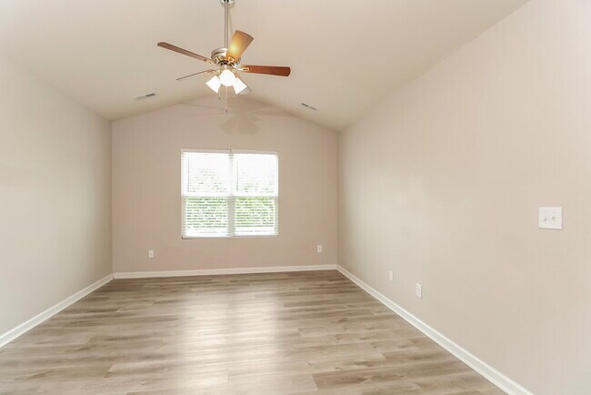 Building Photo - 1132 Aprilia Ln