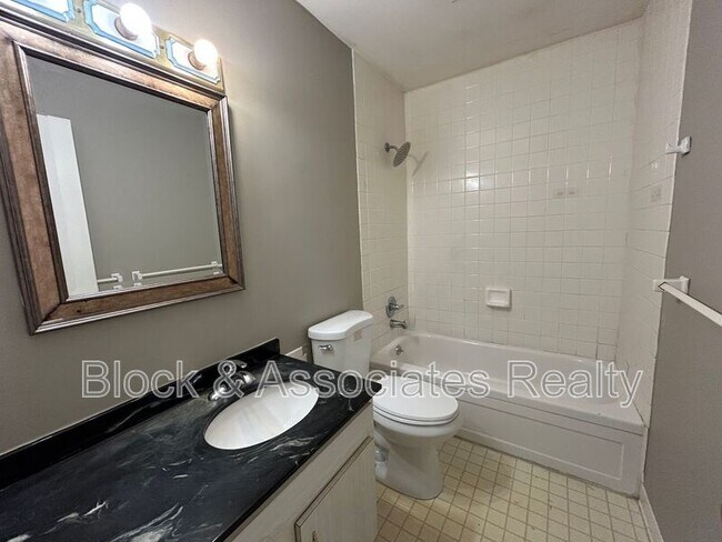 Building Photo - 640 Rugby Row