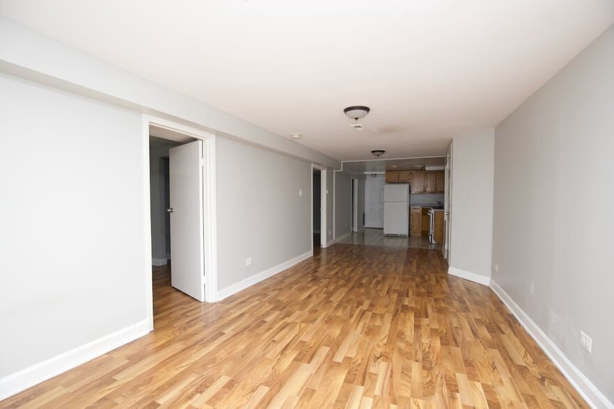 Building Photo - 1121 N Winchester Ave