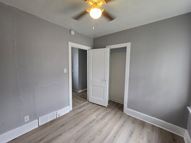 Building Photo - 512 Maynard Ave