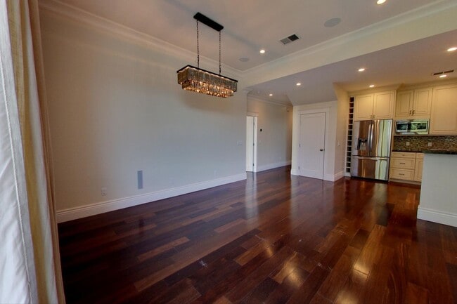 Building Photo - 2045 Hyde St