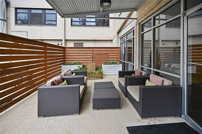 Building Photo - 878 Peachtree St NE