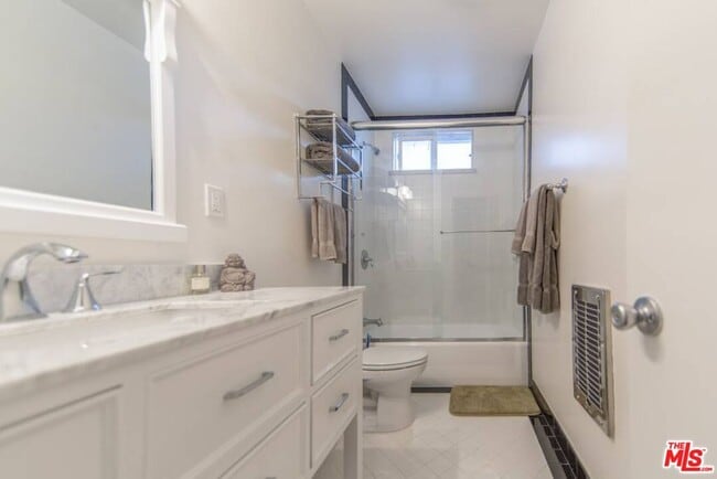 Building Photo - 2422 Abbot Kinney Blvd