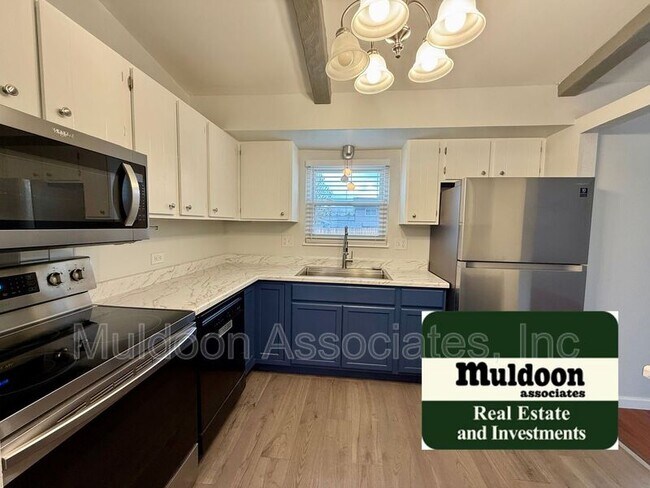 Building Photo - 2930 Cortina Dr