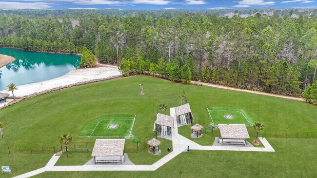 Building Photo - "Charming 2-Bedroom Retreat with 2 Baths and Den - 1558 Sq. Ft. of Comfort in Latitude Margaritav...