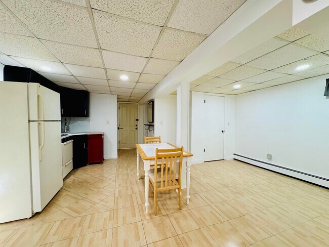 Building Photo - 104 North St