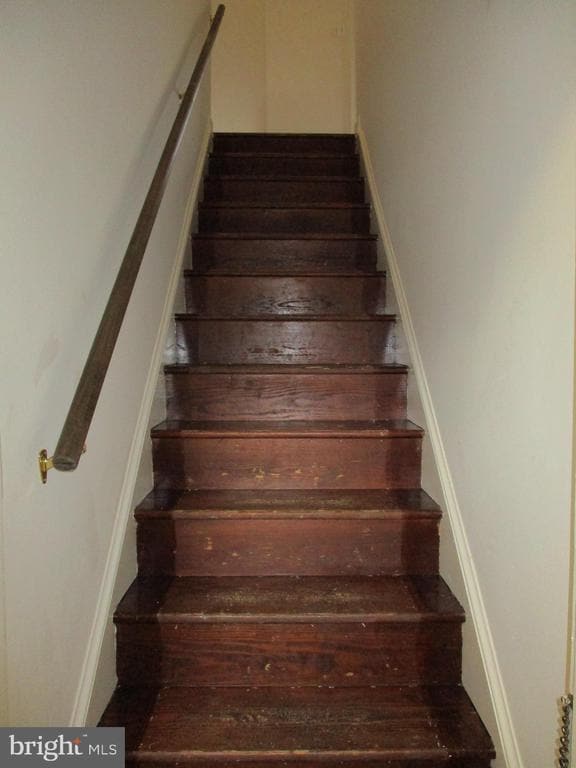 Building Photo - 5945 Franconia Rd