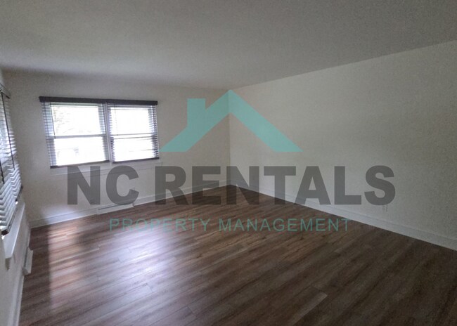 Building Photo - 706 Hedrick Dr