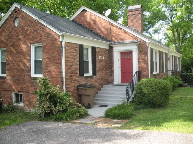 Primary Photo - 1013 Estes Rd