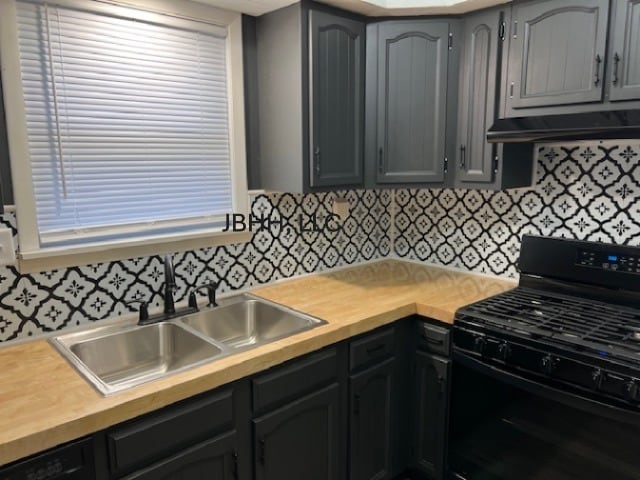 Kitchen - gas stove - 2821 N Avalon Pl
