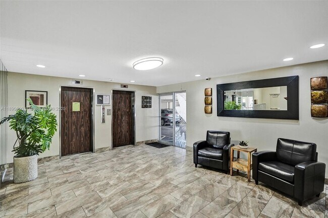 Building Photo - 1811 Jefferson St