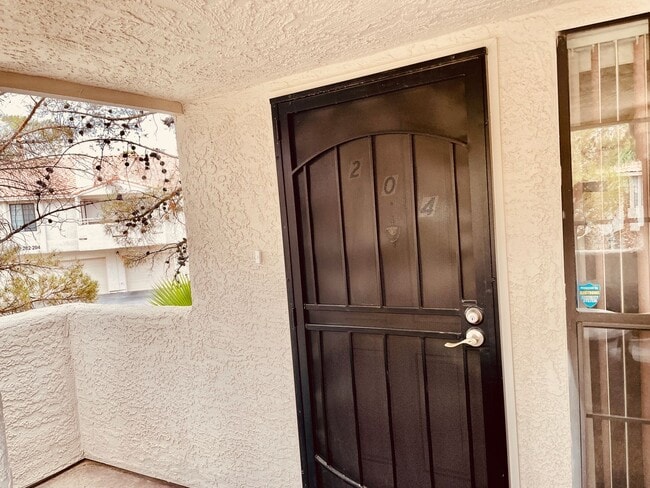 Building Photo - Coming Soon: Spacious, Fully Furnished 2 Bed, 2 Bath Condo in the Lakes!