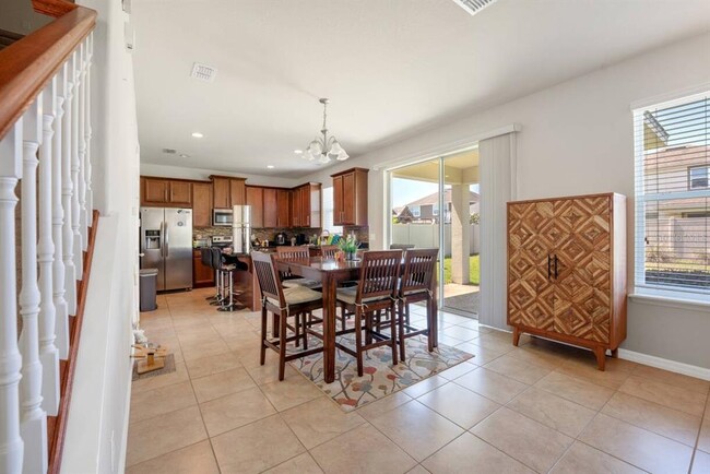 Building Photo - 5115 Longmeadow Park St