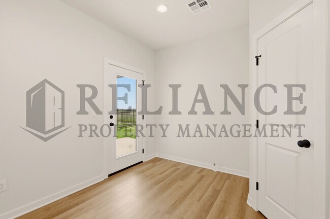 Building Photo - 157 N Gowen St