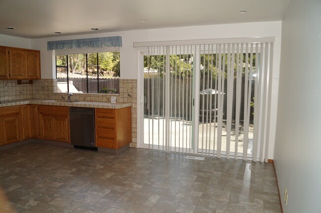 Building Photo - 261 Rheem Blvd