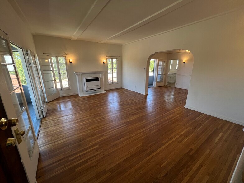 Building Photo - 1874 S Redondo Blvd