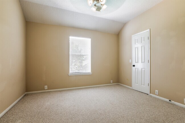 Building Photo - 2709 Sunhill Ct