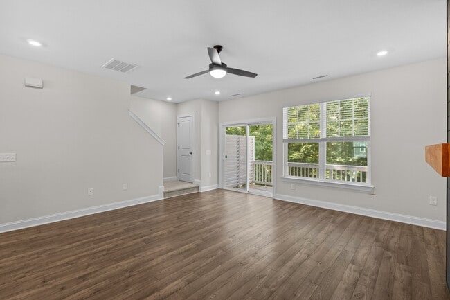 Building Photo - 2888 Macintosh Woods Dr
