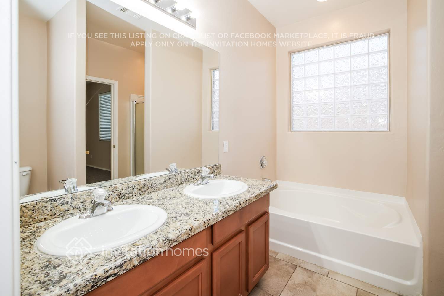 Building Photo - 6805 S 70th Dr