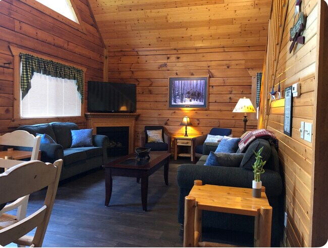 Building Photo - 332 Hilltop Ct