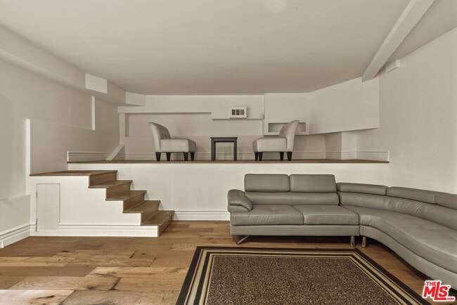 Building Photo - 3780 1/2 Multiview Dr