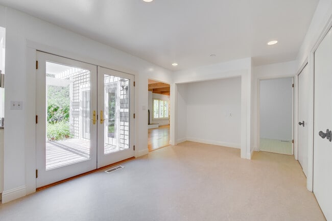 Building Photo - 15 Niven Way