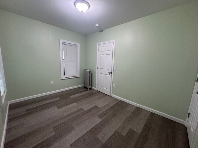 Building Photo - Kenyon Street