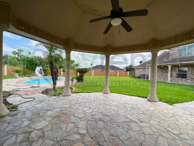 Building Photo - 4bed/3.5 w/pool Now Available! (Edinburg TX)