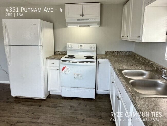 Building Photo - 4351 Putnam Ave