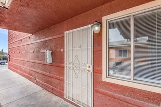Building Photo - 375 N 15th St