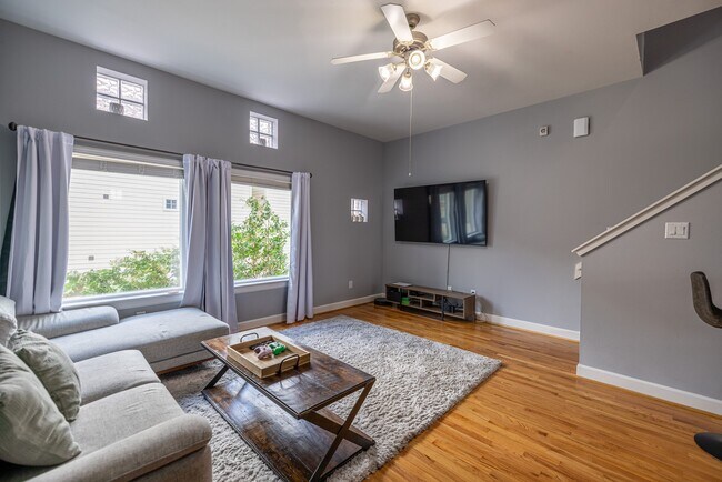 Building Photo - 8705 Bryam St