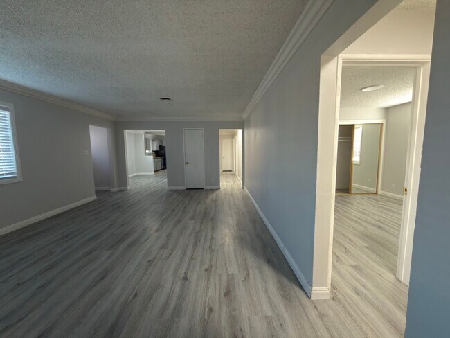 Building Photo - 1108 Cashman Dr