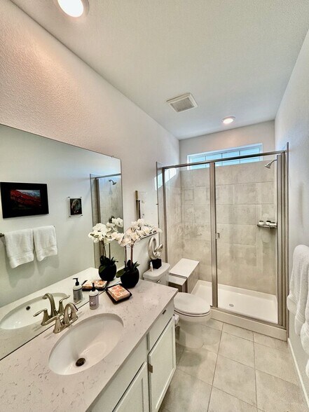 Building Photo - 821 Wildrose Pl