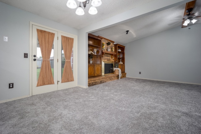 Building Photo - 3109 SW 95th St