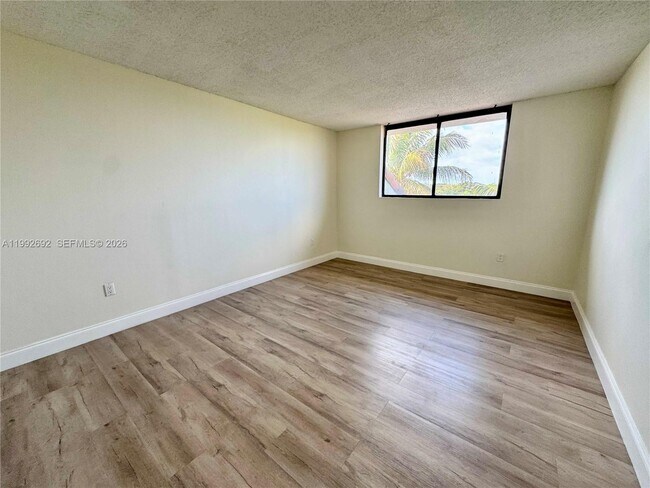 Building Photo - 8335 SW 152nd Ave