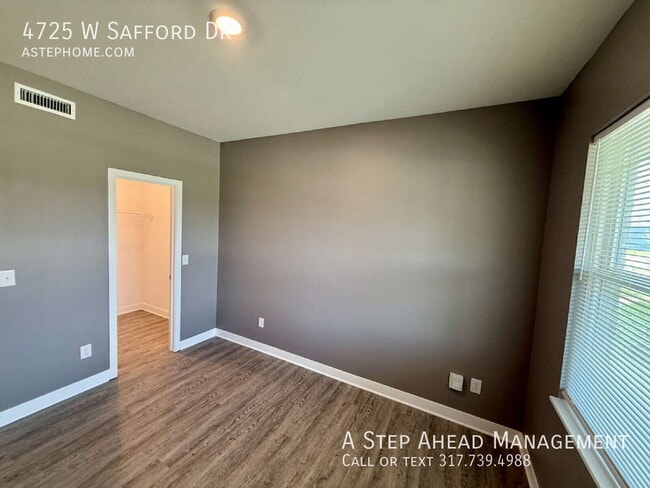 Building Photo - 4725 W Safford Dr