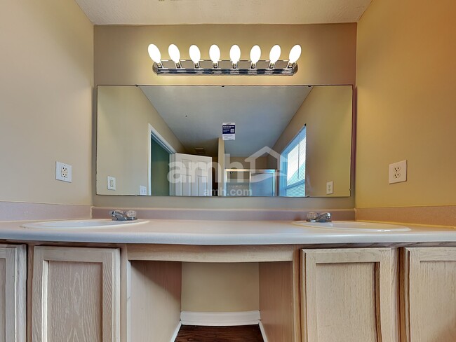 Building Photo - 12293 Driftstone Dr