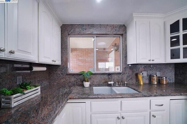 Building Photo - SERENE SYLVAN SANCTUARY - 4 Bed/2 Bath Home w/Private Pool - FREMONT