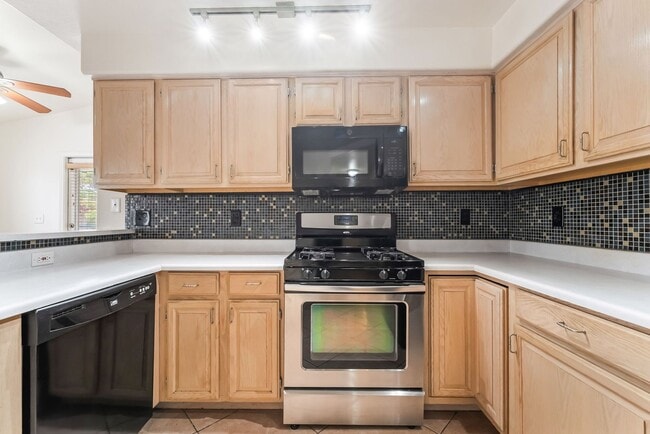 Building Photo - Charming Home in Henderson!