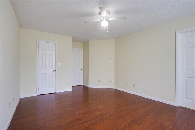 Building Photo - 4033 Oak Glenn Dr