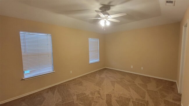 Building Photo - 3335 Lakeland Gardens Dr