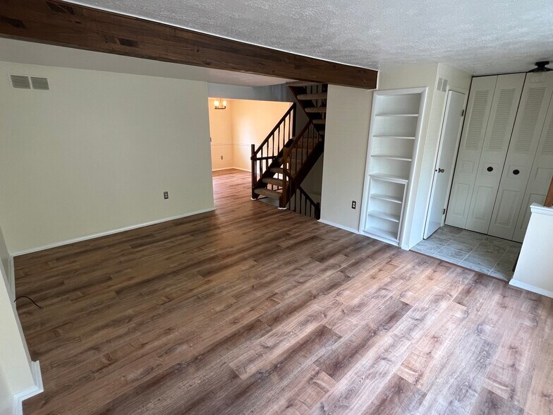 Building Photo - 792 Wheatland Cir