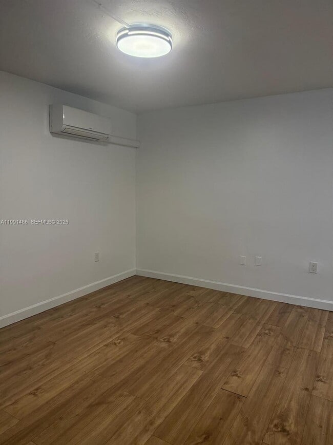 Building Photo - 160 NE 55th St